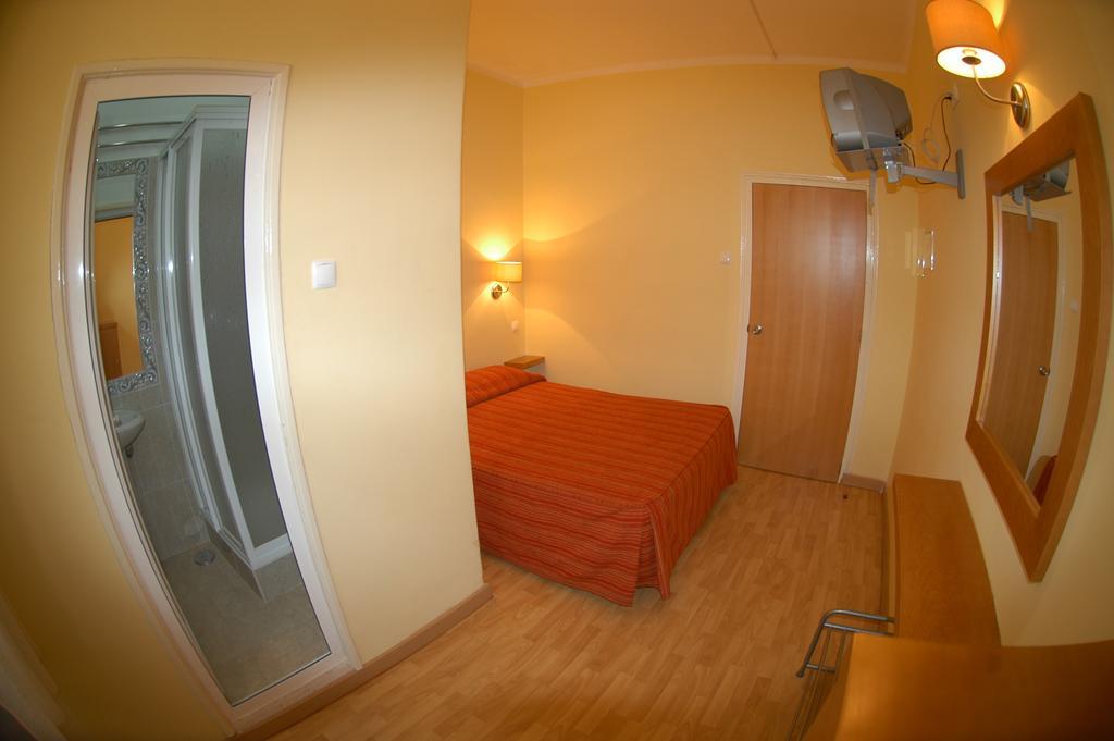 Residencial Castromira Apartment Lisboa Ngoại thất bức ảnh